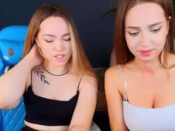 couple Big Tits Cam Girls with top_twins